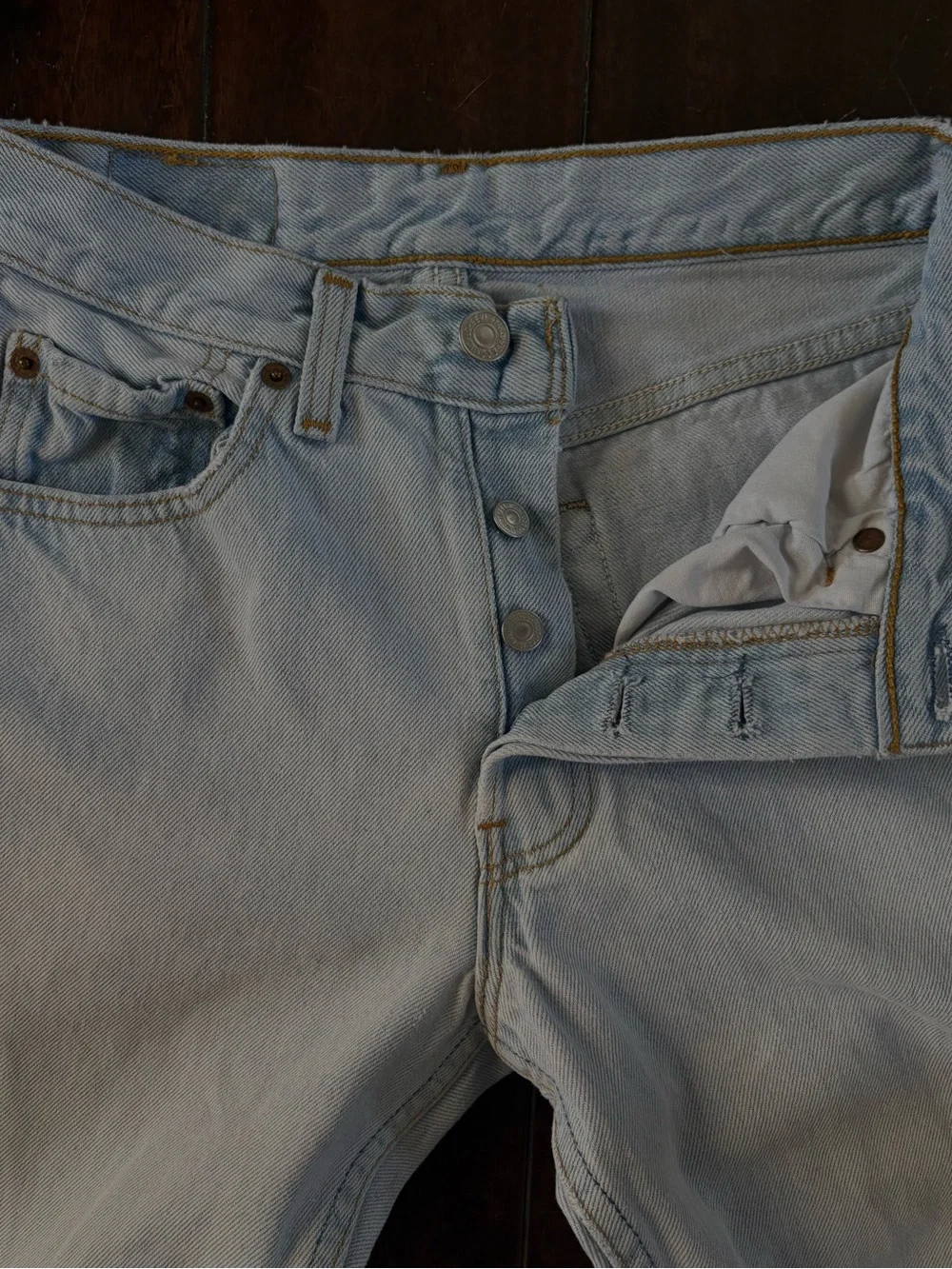 Levi's Light Wash Straight Jeans